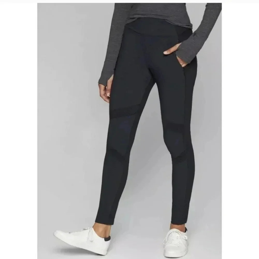 Athleta Highline Hybrid Summiter Tight Black Pants(2)Petite